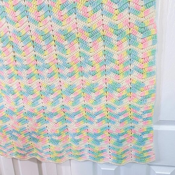 Pastel Multicolor Hand Knit Chevron Afghan Knit Baby Blanket Decor 31 x 46 - Picture 3 of 6